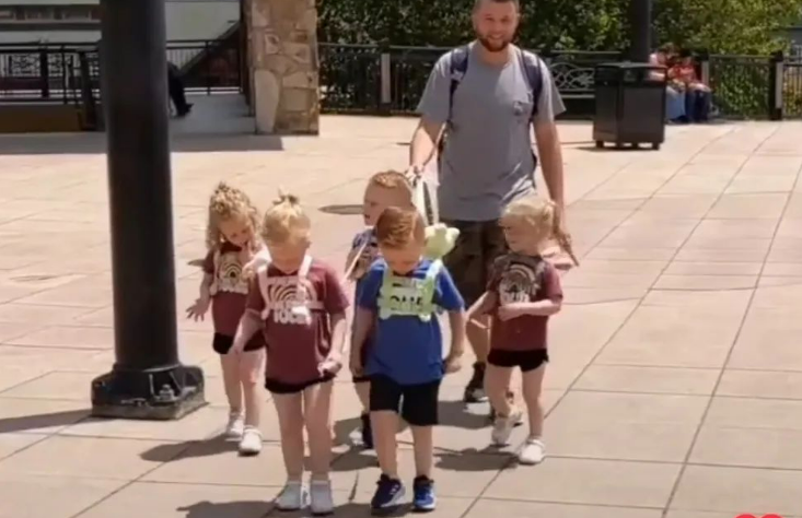 Dad gets massively shamed for putting leashes on his 5-year-old quintuplets