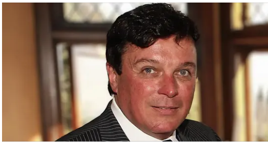 Pop star hid his affair with this man for 39 years – They had a secret wedding when he was 71