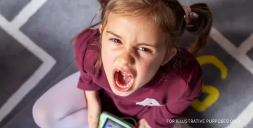 Spoiled Daughter Refuses to Help Her Exhausted Single Mom, Soon Learns a Cautionary Lesson