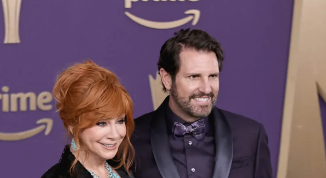 At 69, Reba McEntire wears transparent lace to 2024 ACM Awards, and everyone’s saying the same thing