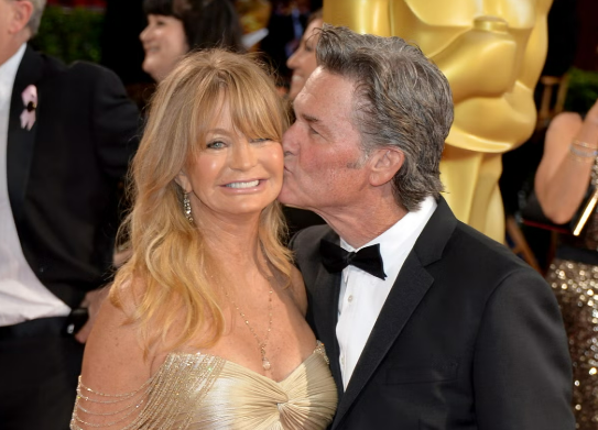 Goldie Hawn and Kurt Russell announce