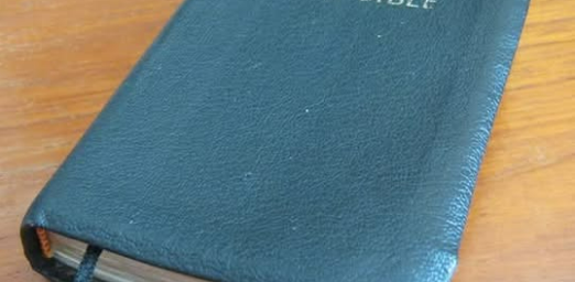 Old Lady Disinherits Grandson, Leaves Him Only a Bible Note