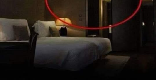 Keep bathroom light on when sleeping in hotel